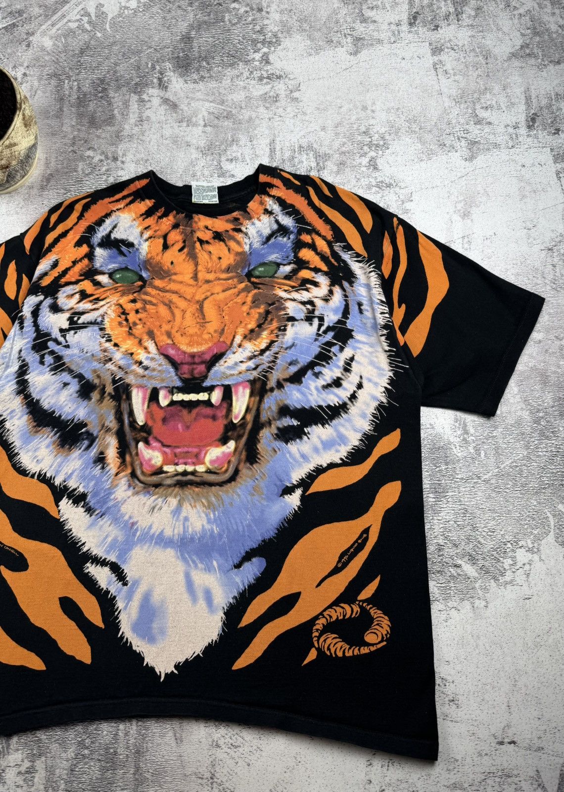 Liquid Blue Vintage Liquid Blue 1995 Tiger Over Print John Connel 90s Humor USA T Shirt Tee Size US XL / EU 56 / 4 - 4 Thumbnail