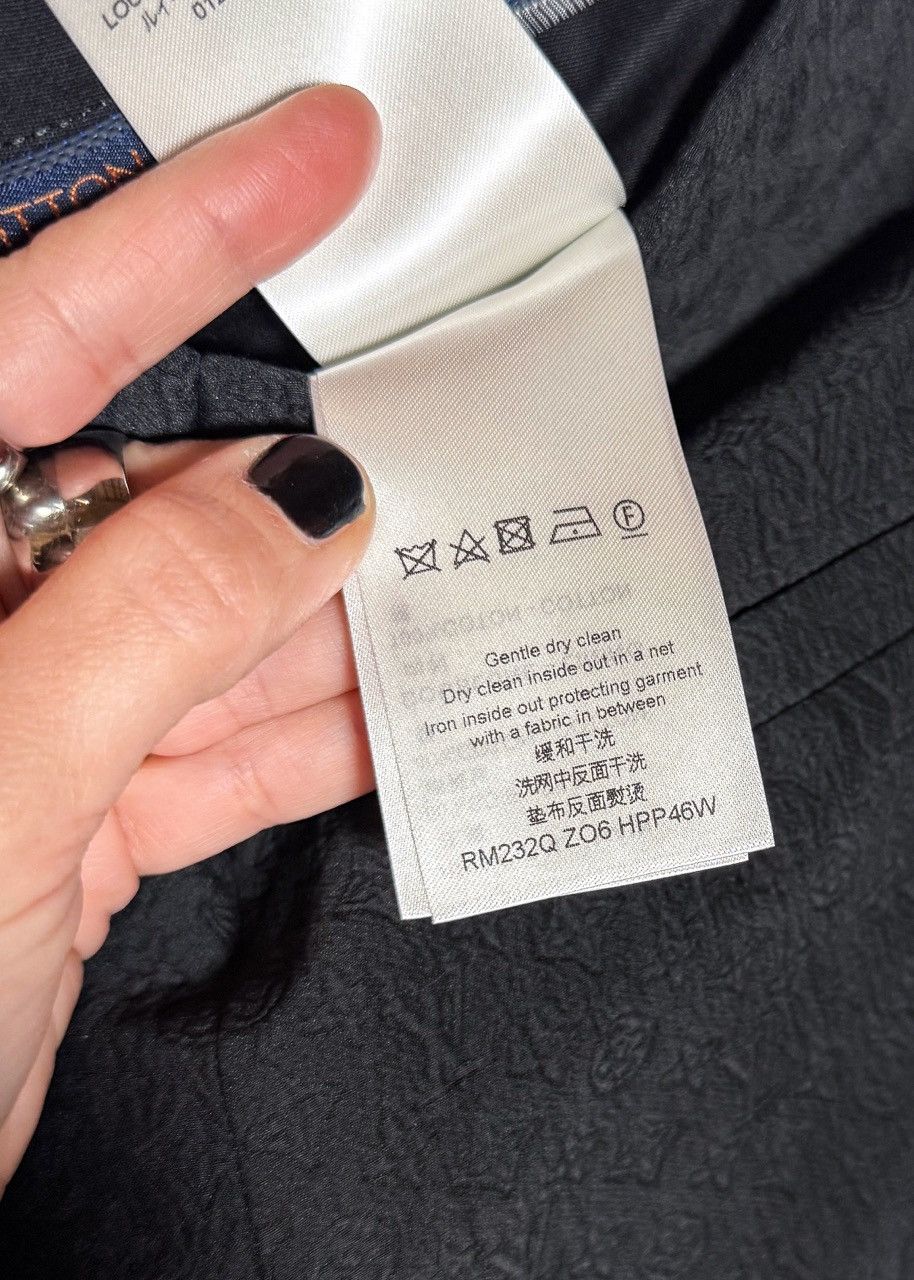 Louis Vuitton Louis Vuitton Black Silk Blend Tonal Mini Logo Shorts Size US 36 / EU 52 - 14 Thumbnail