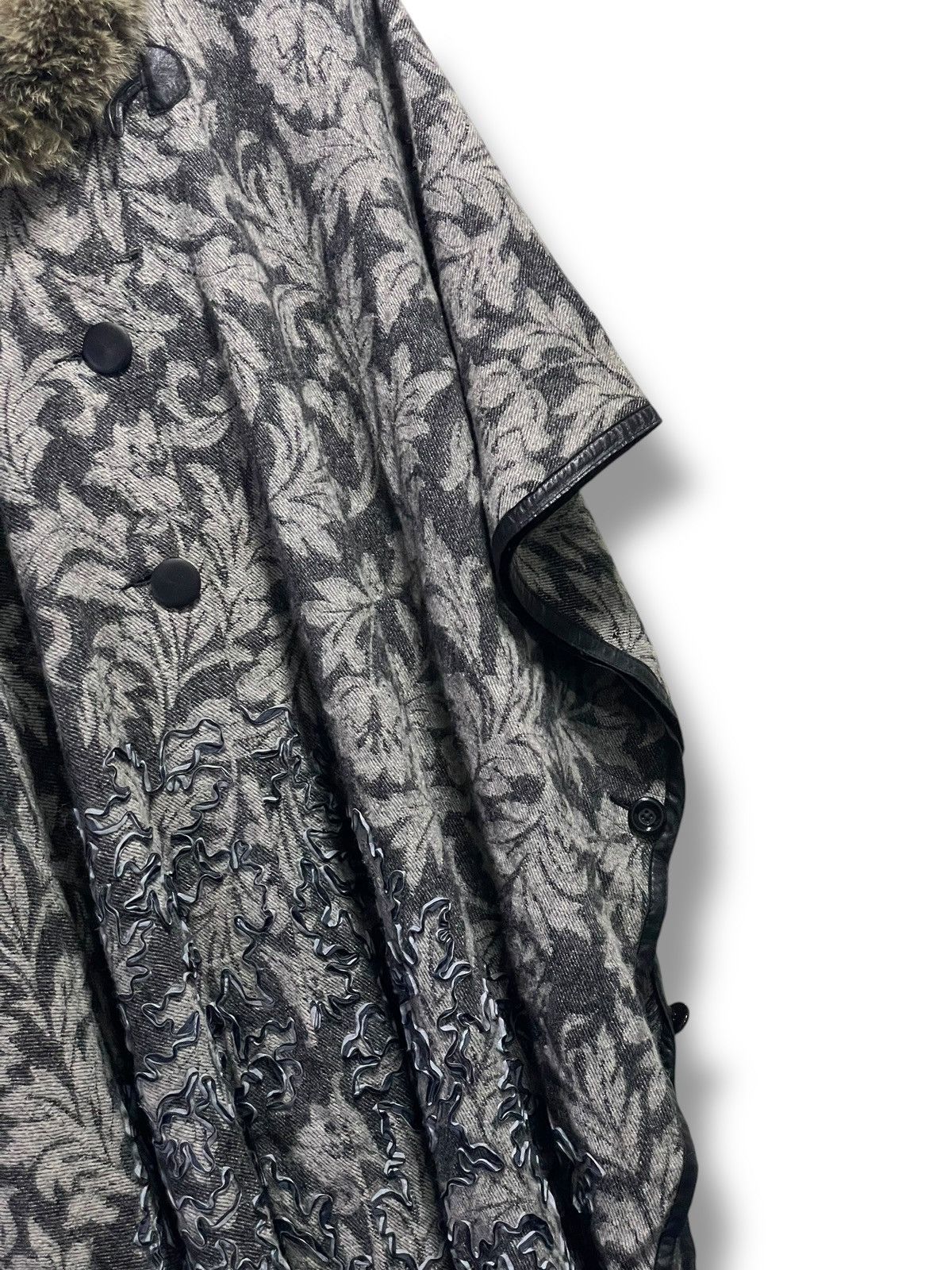 Japanese Brand × Vintage Japanese Brand Fur Shawl Printed Capes (105) Size US XXL / EU 58 / 5 - 3 Thumbnail