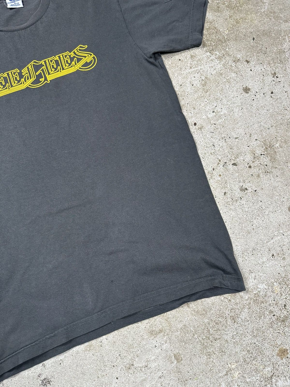 Band Tees Vintage 90s Bill Graham Presents Bee Gees T Shirt Band Tee Size US M / EU 48-50 / 2 - 4 Thumbnail