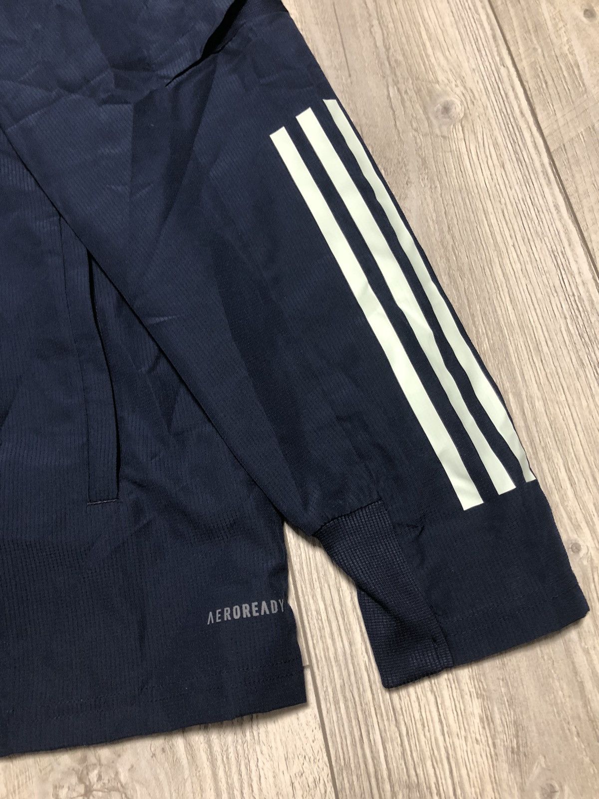 Vintage Vintage Adidas Spain Football Team Light Jacket Size L Size US L / EU 52-54 / 3 - 2 Thumbnail