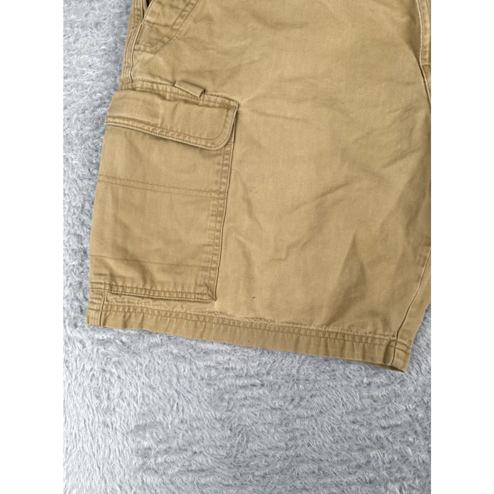 Vintage VINTAGE Columbia Shorts Mens Cargo 36 Beige 100% Cotton Twill Cargo Shorts Beige Mens 36 Regular Adult Mens Size US 36 / EU 52 - 4 Thumbnail