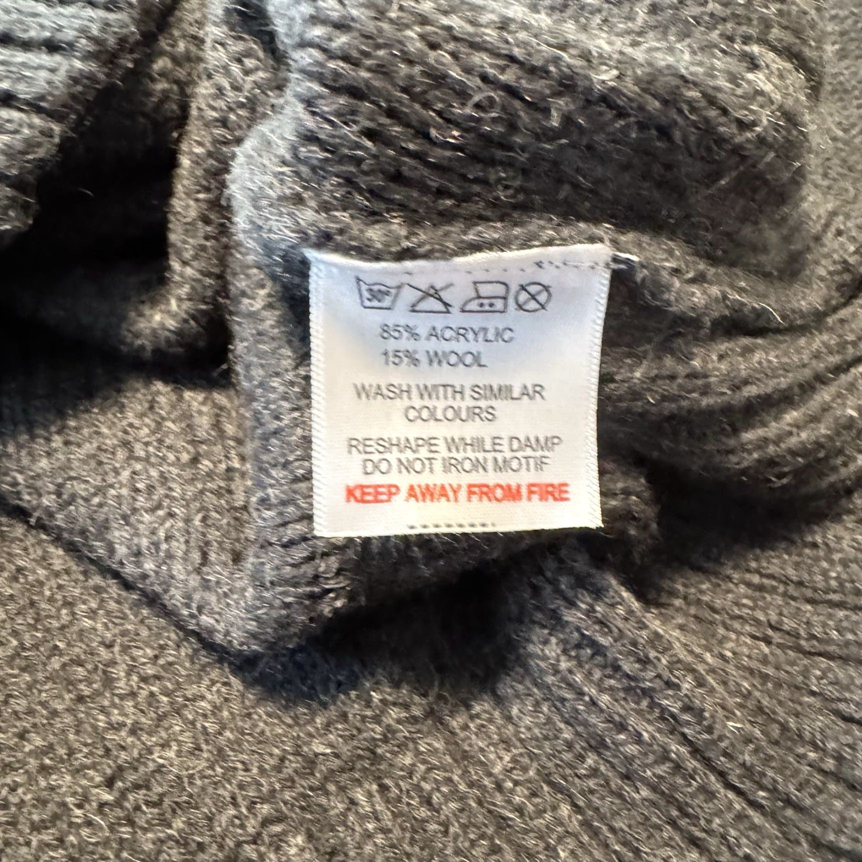 Vintage Guinness Men’s Wool Blend Sweater 1/4 Zip Long Sleeve Gray Large Wool Blend Pullover Casual, Workwear Mens Size US L / EU 52-54 / 3 - 6 Thumbnail