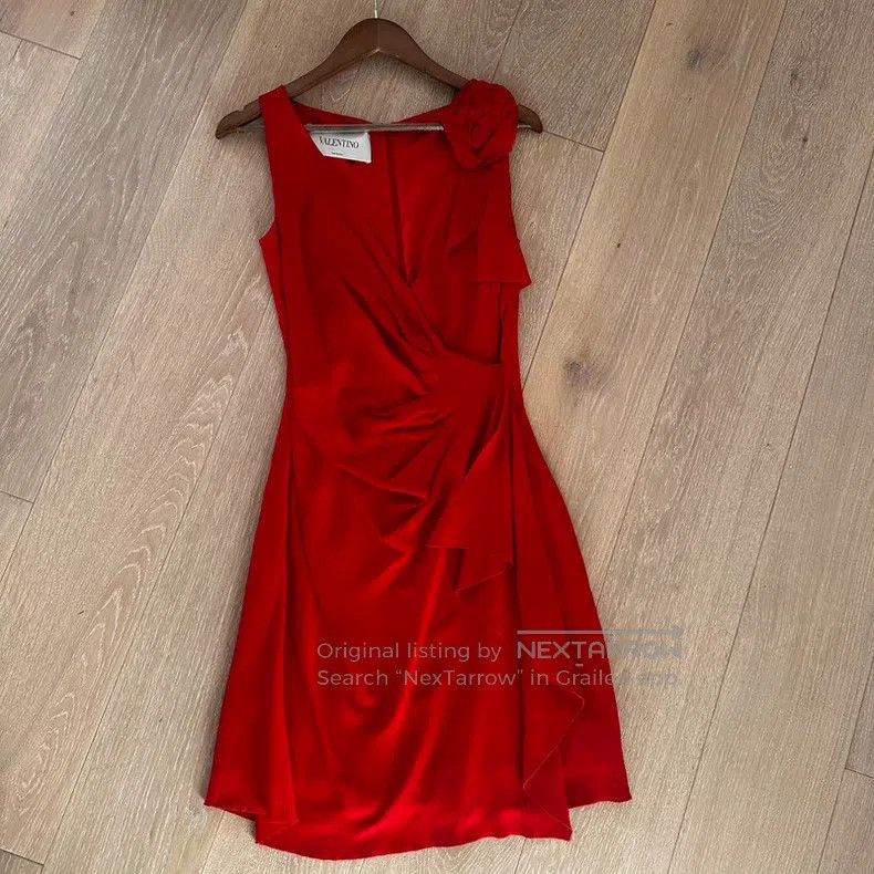Valentino Valentino Red V-neck flower dress main line Size S / US 4 / IT 40 - 1 Thumbnail
