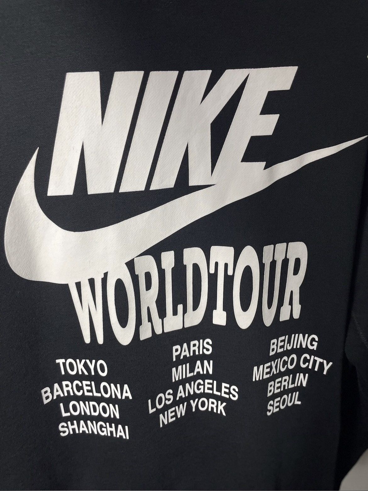 Nike Mens Hoodie Nike Vintage Worldtour y2k Paris Tokyo Size US L / EU 52-54 / 3 - 6 Thumbnail