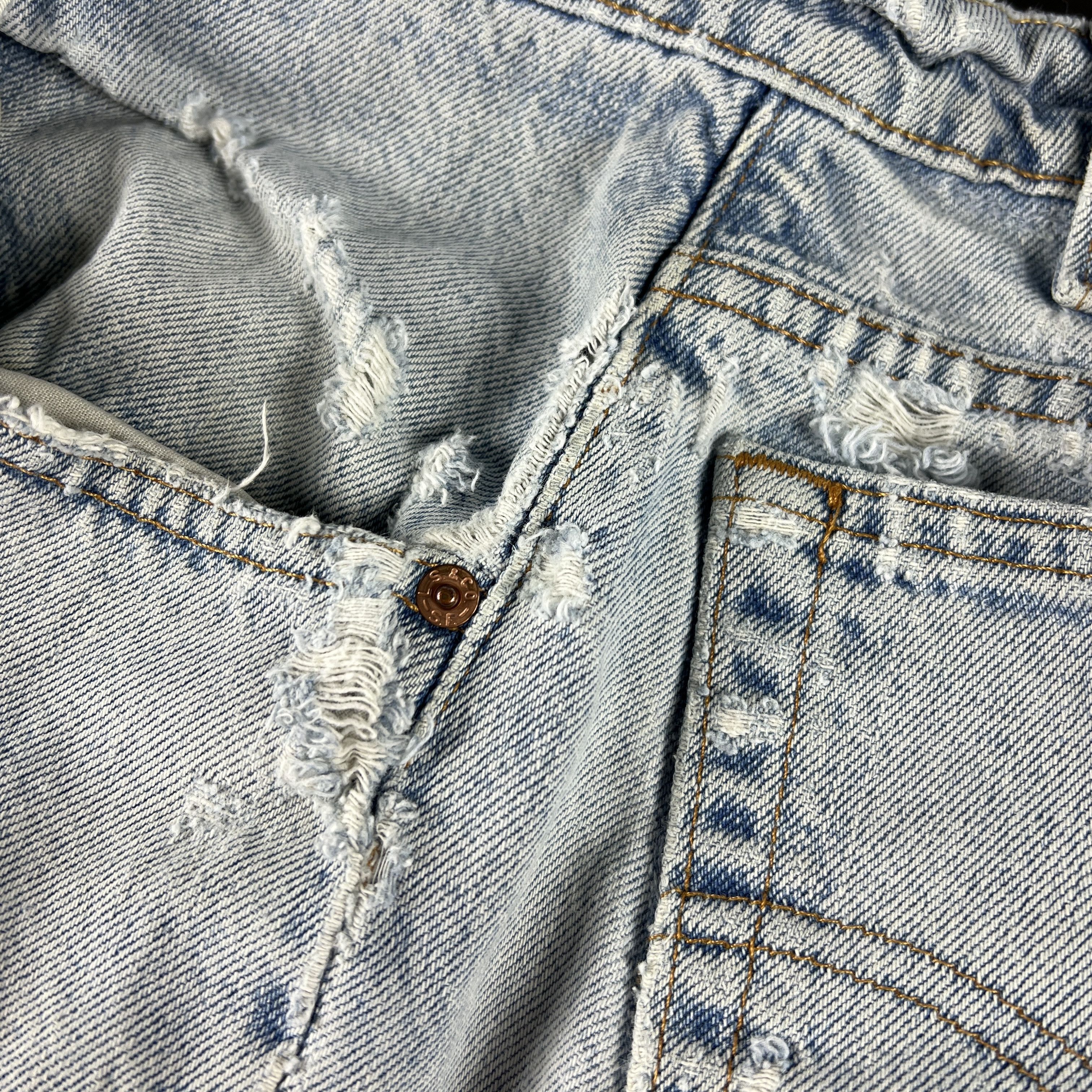 Levi's × Vintage VTG 90s Levi's Jeans 560 Loose Tapered Blue Thrashed Denim Size US 36 / EU 52 - 3 Thumbnail
