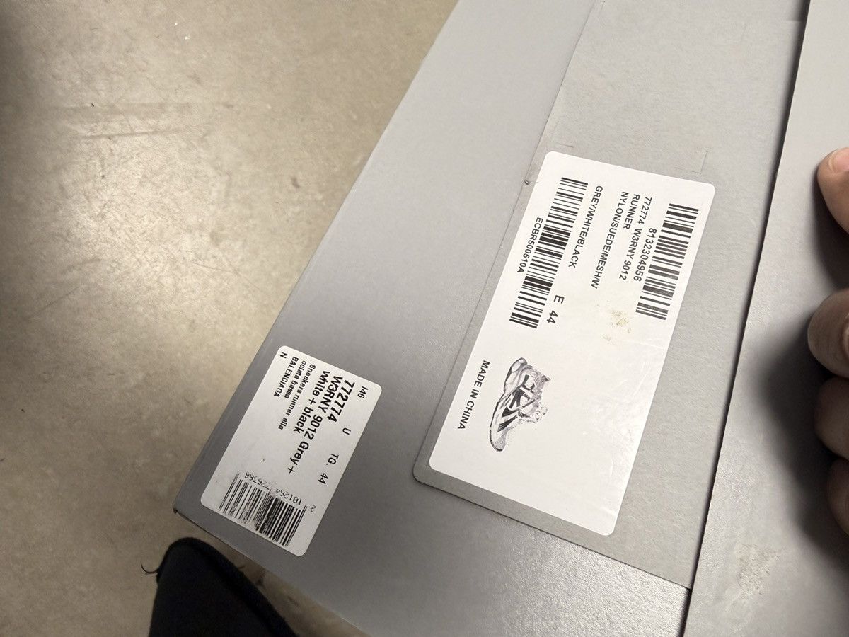 Balenciaga Balenciaga Runner Sneaker Size US 11 / EU 44 - 11 Thumbnail