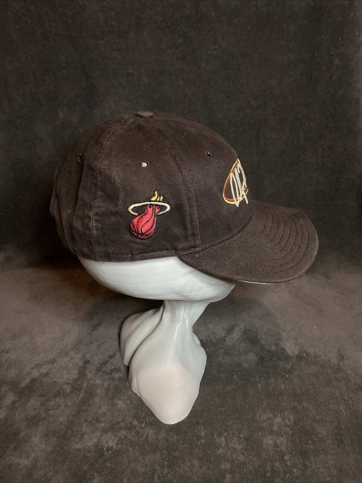 NBA Vintage Y2k Alonzo Mourning 33 Baseball Cap Miami Heat Hat Size ONE SIZE - 4 Thumbnail