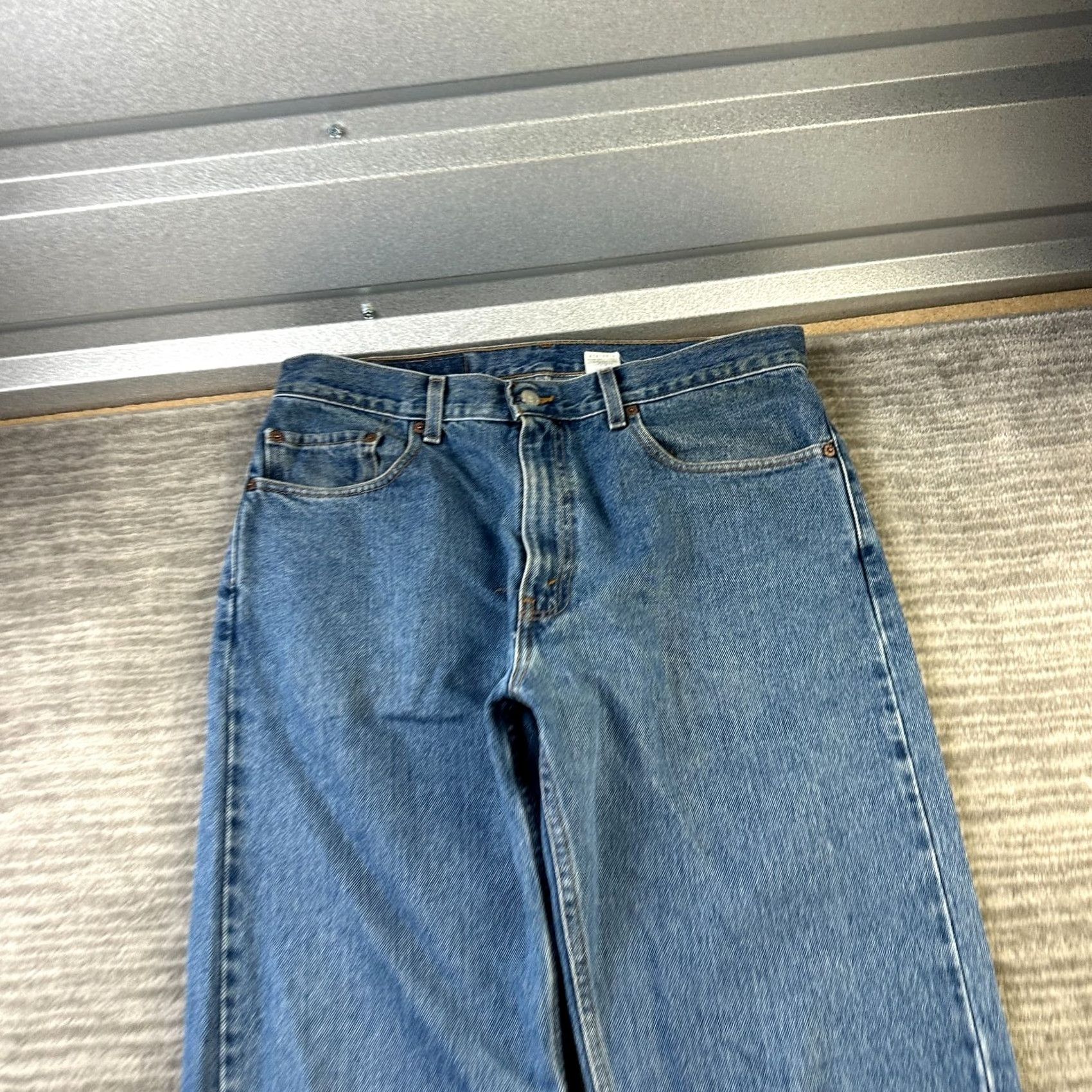 Levi's VINTAGE Levi's Jeans Mens 34x34 505 Blue Denim Faded 2002 90s Cowboy Distressed Pockets 5-Pocket Regular Rise Mid Denim Cotton Solid Blue 34x34 Mens Size US 34 / EU 50 - 3 Thumbnail
