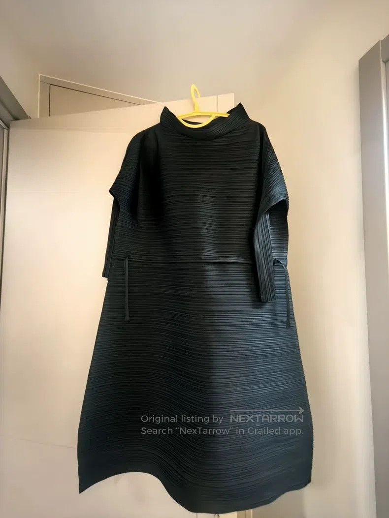 Issey Miyake Issey Miyake Black Pleated Dress Size L / US 10 / IT 46 - 1 Thumbnail
