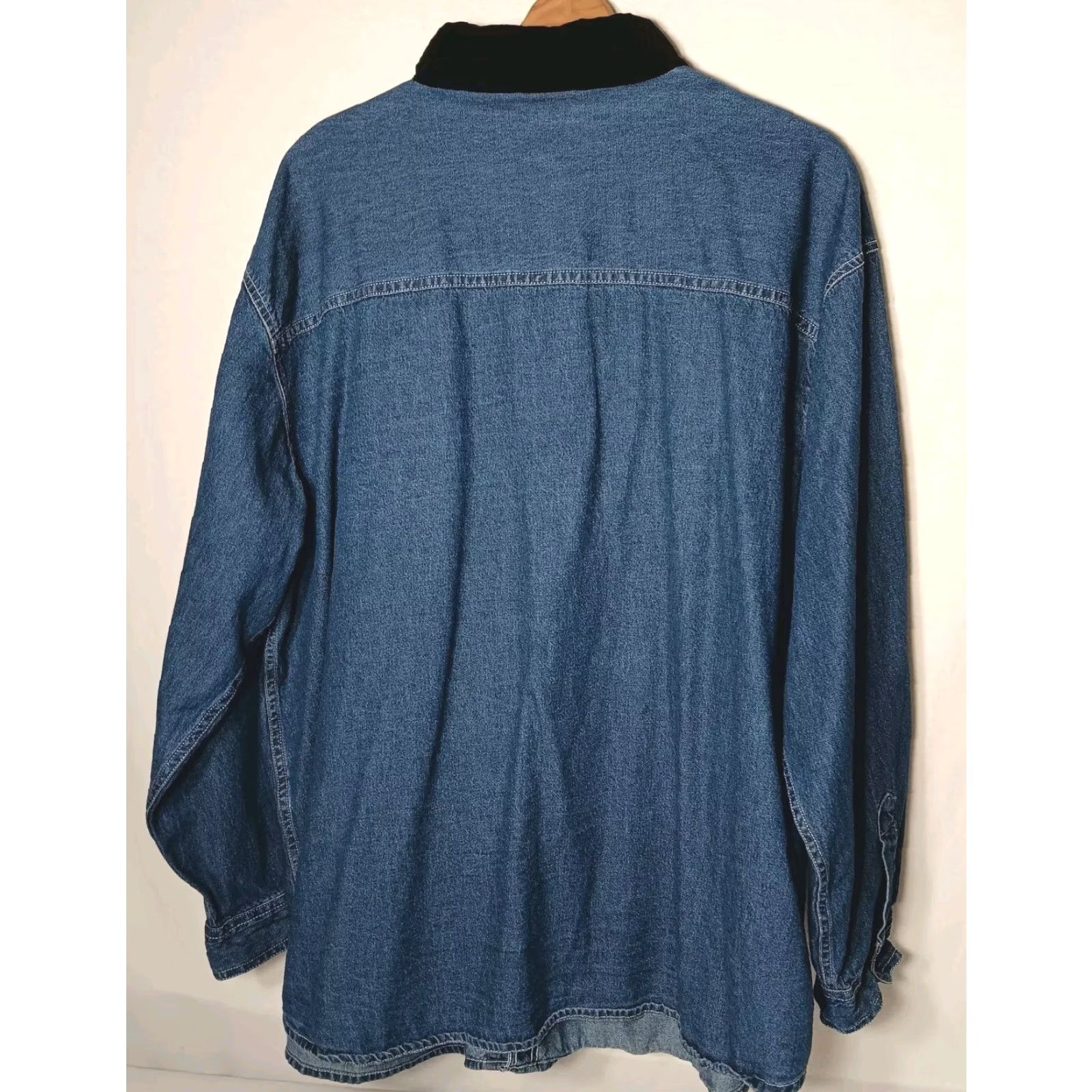 Vintage VINTAGE Nutcracker Plus Size Shirt Women 24W Button Up Long Sleeve Chambray Blue Velvet Collar Embroidered Snowman Christmas Size 4XL / US 24-26 - 2 Thumbnail