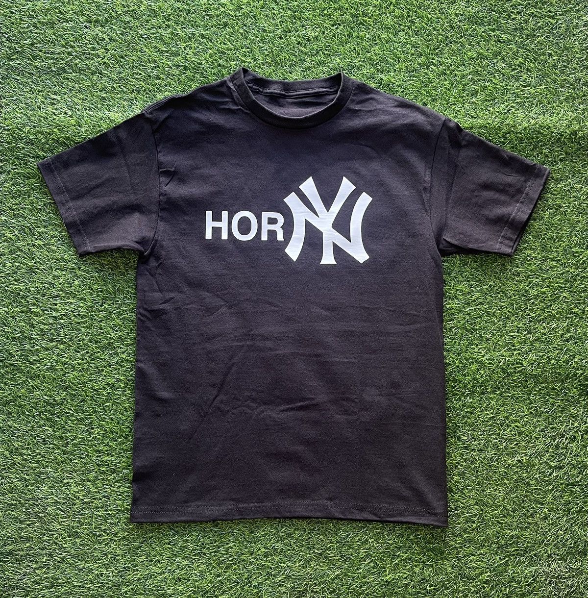 Vintage HORNY TSHIRT Size US S / EU 44-46 / 1 - 1 Thumbnail