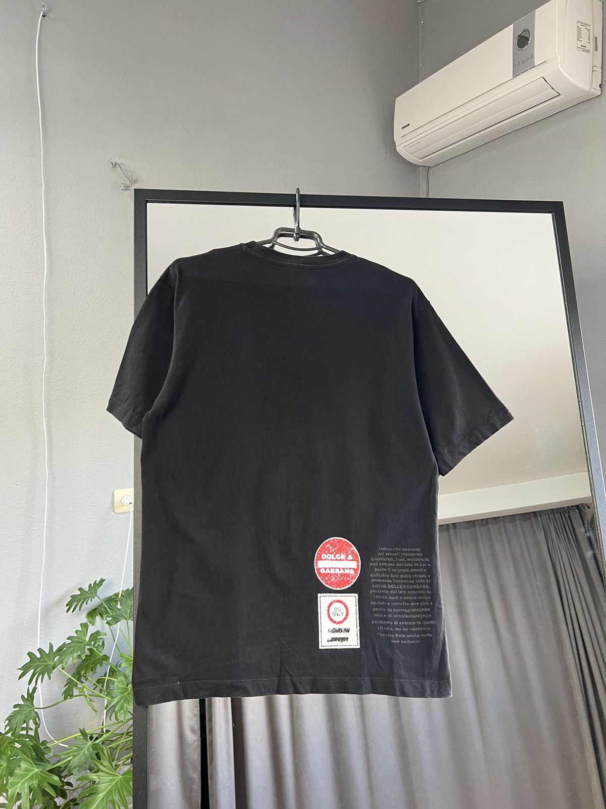 Dolce & Gabbana Vintage Dolce&Gabbana tee grey distressed centr logo faded Size US S / EU 44-46 / 1 - 9 Thumbnail