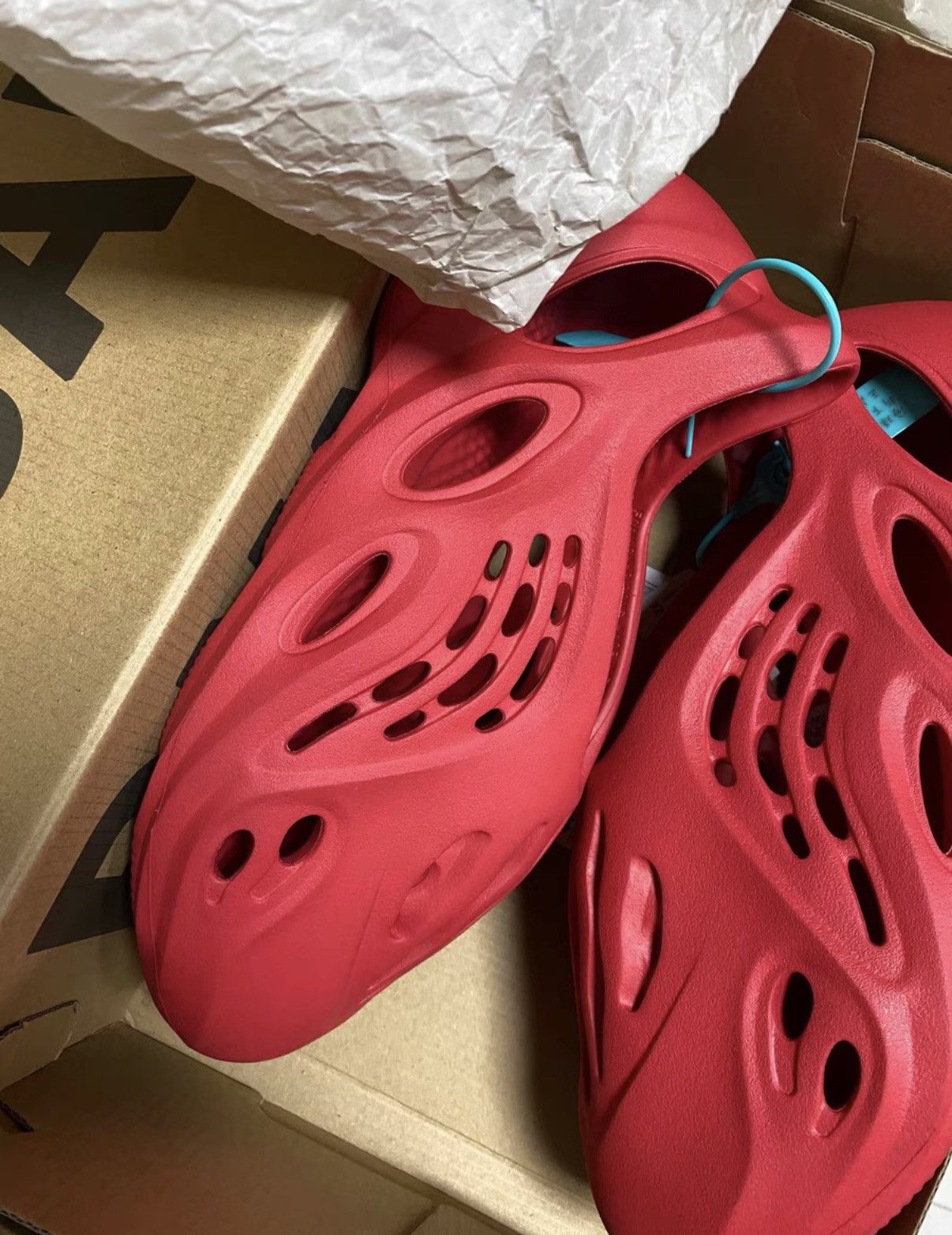 Adidas Adidas Yeezy Foam Runner Vermilion K37 Size US 10.5 / EU 43-44 - 6 Thumbnail