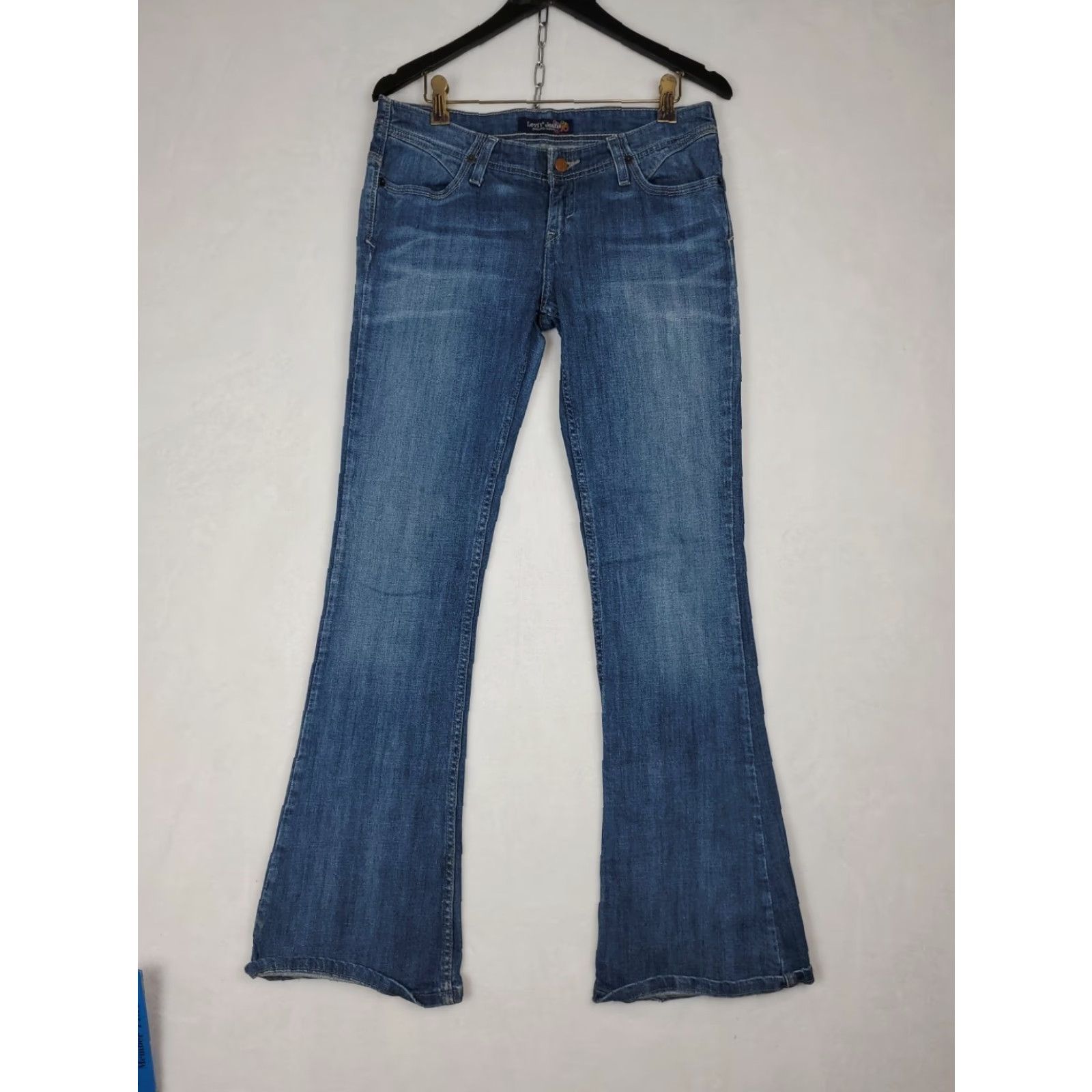 Levi's VINTAGE Levi's Women's Genuinely Crafted Bootcut Jeans Medium Wash Blue Size 9M Y2k Retro Retro-Style Size 30" / US 8 / IT 44 - 3 Thumbnail