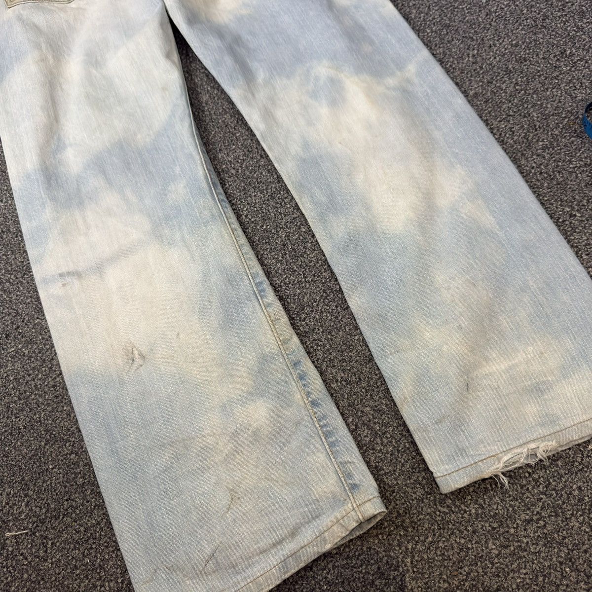 Levi's Made & Crafted y2k Splash 2 Tone Levis 501 Thrashed Denim Baggy Flared Size US 31 - 13 Thumbnail