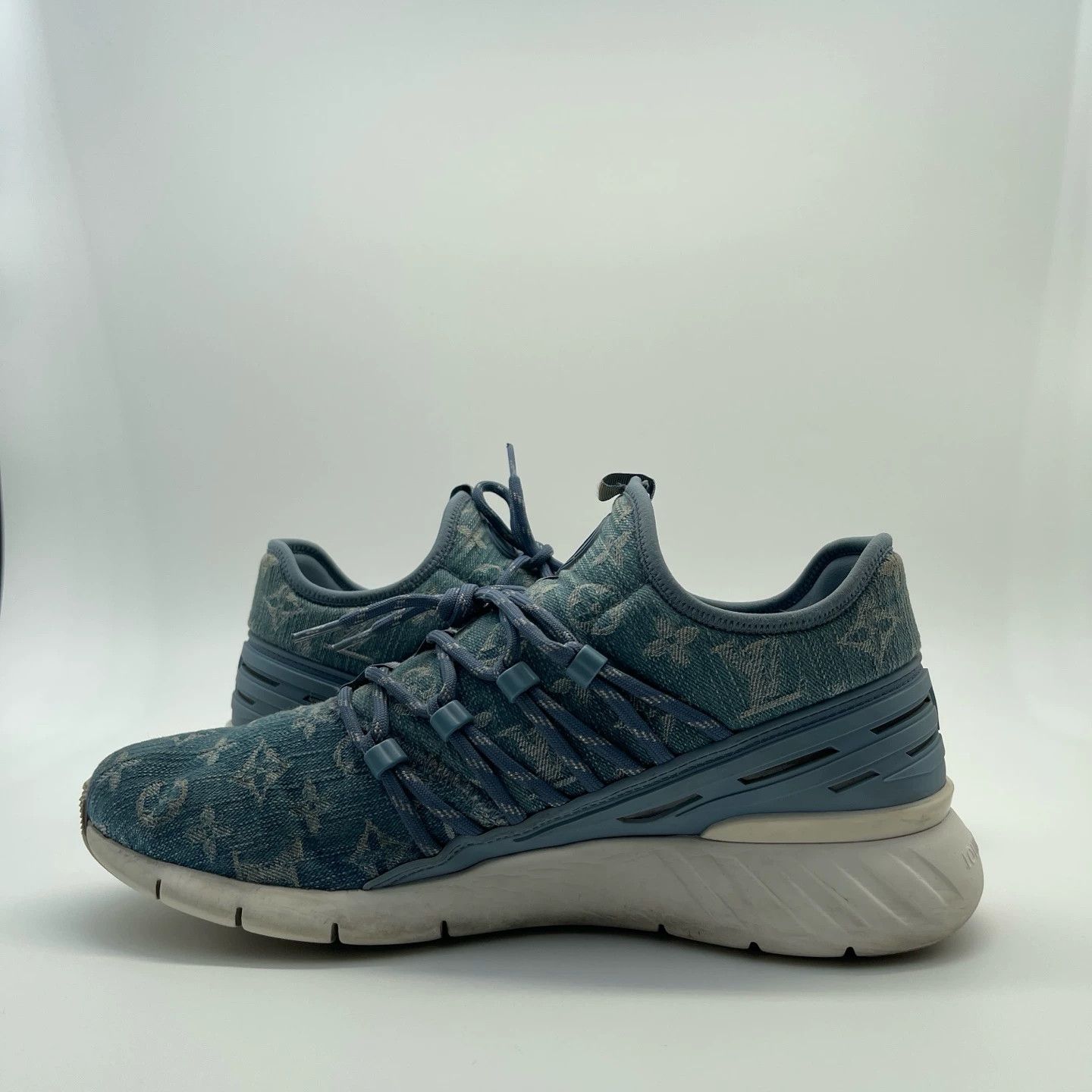 Louis Vuitton LV Denim Sneakers US8 Used Size US 8 / IT 38 - 5 Thumbnail
