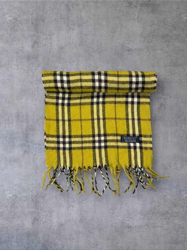 Burberry Vintage Burberry scarf yellow beige cashmere full pattern Size ONE SIZE - 1 Thumbnail