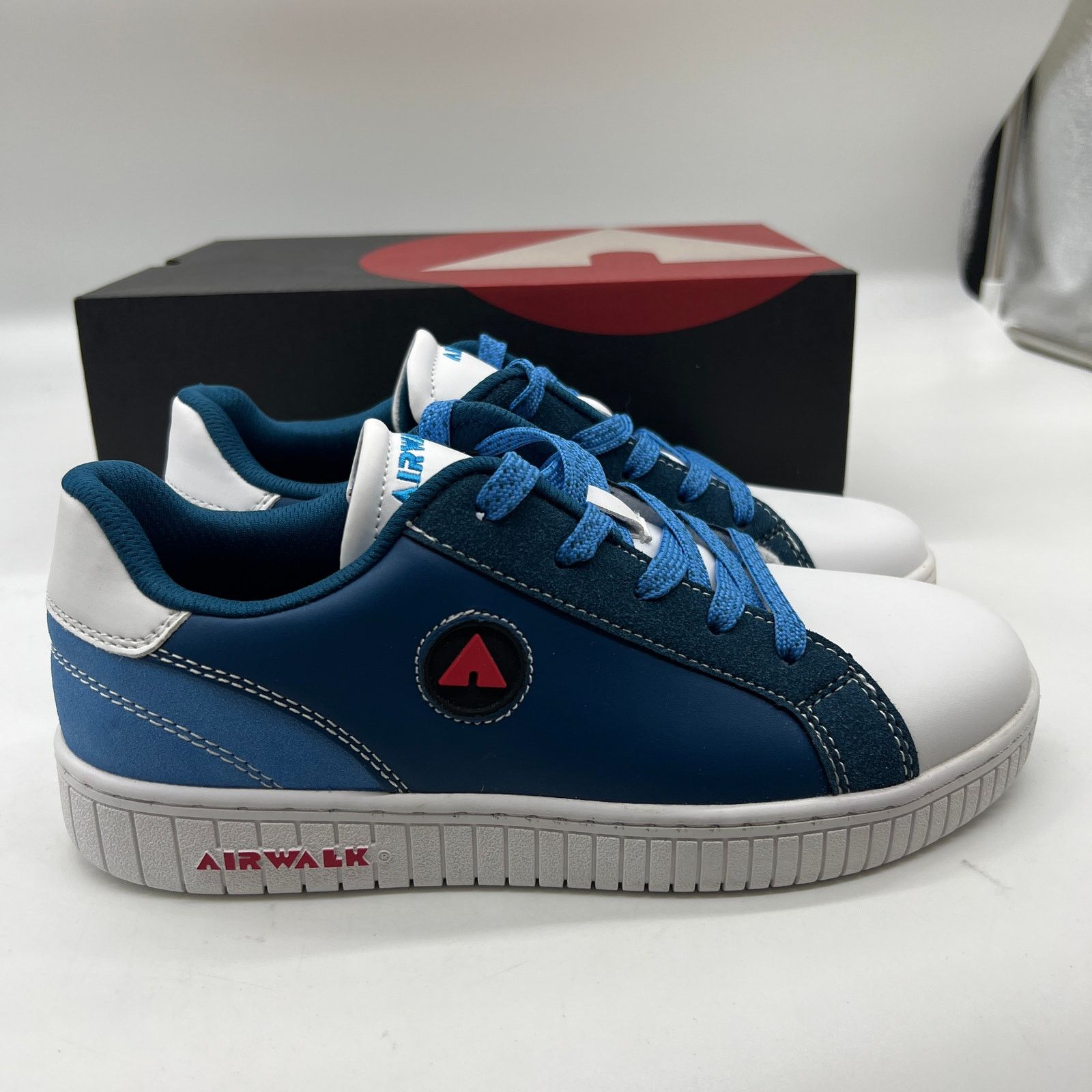 Airwalk AIRWALK Stevie Skateboarding Shoes Size 5.5 Navy Light Blue Size US 5.5 / IT 35.5 - 1 Thumbnail