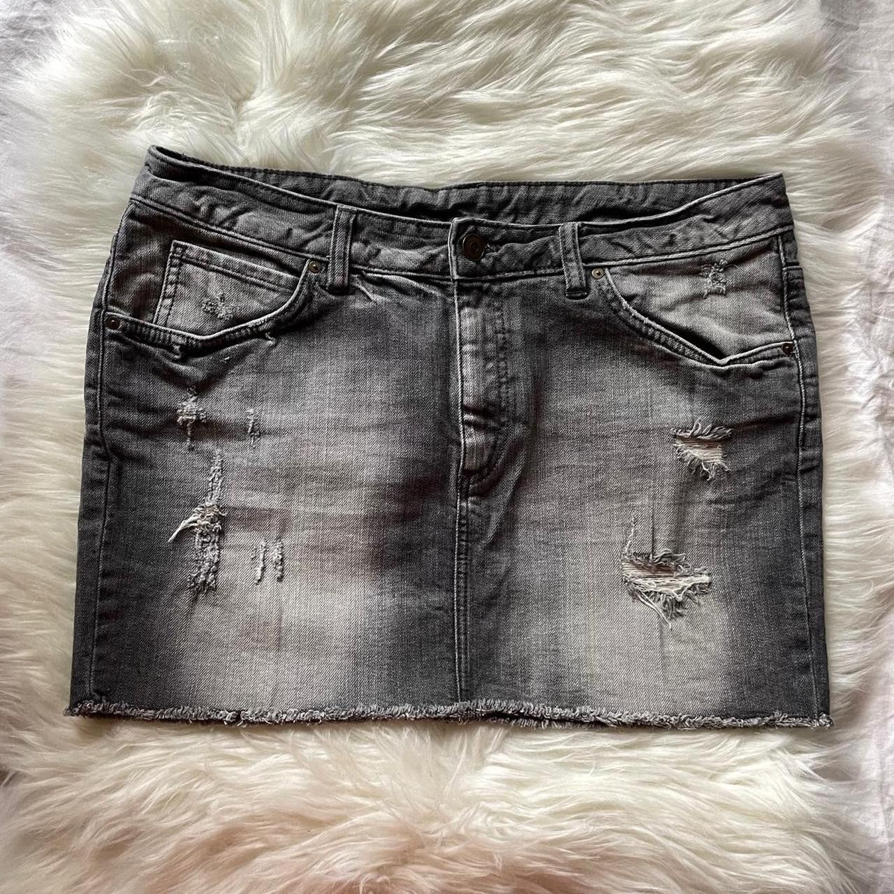 H&M Grey Distressed Mini Denim Skirt Size 33" - 1 Thumbnail