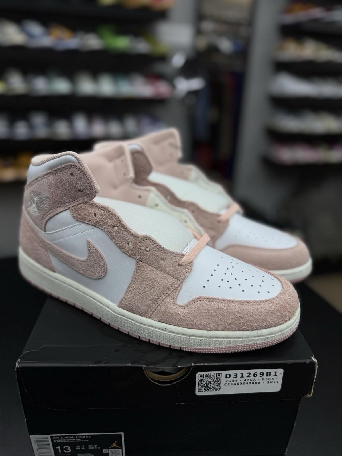 Nike Nike Air Jordan 1 Mid SE Legend Pink Sail FN5215-161 (13) Size US 13 / EU 46 - 4 Thumbnail