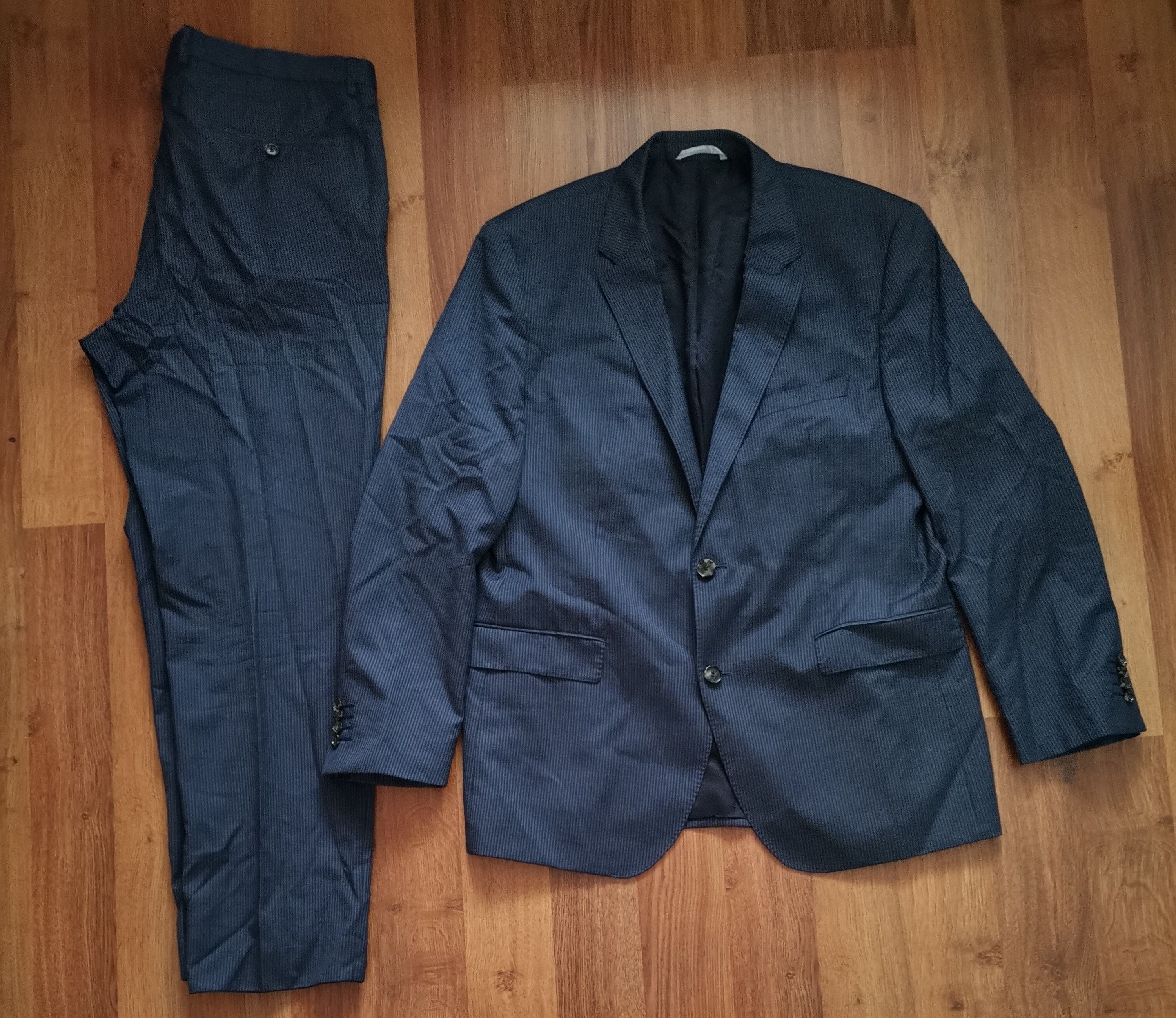 Hugo Boss Hugo Boss Striped Suit Size 44R - 1 Thumbnail