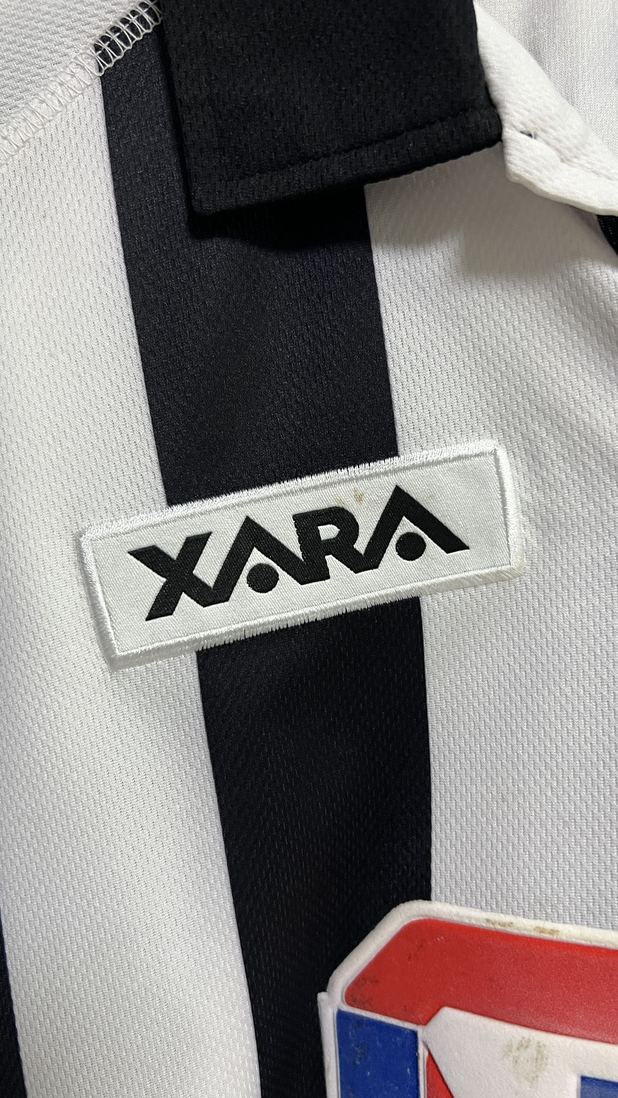 Other (L) St. Mirren 2000-01 Home Shirt Yardley #11 Kit (L) Size US L / EU 52-54 / 3 - 7 Thumbnail