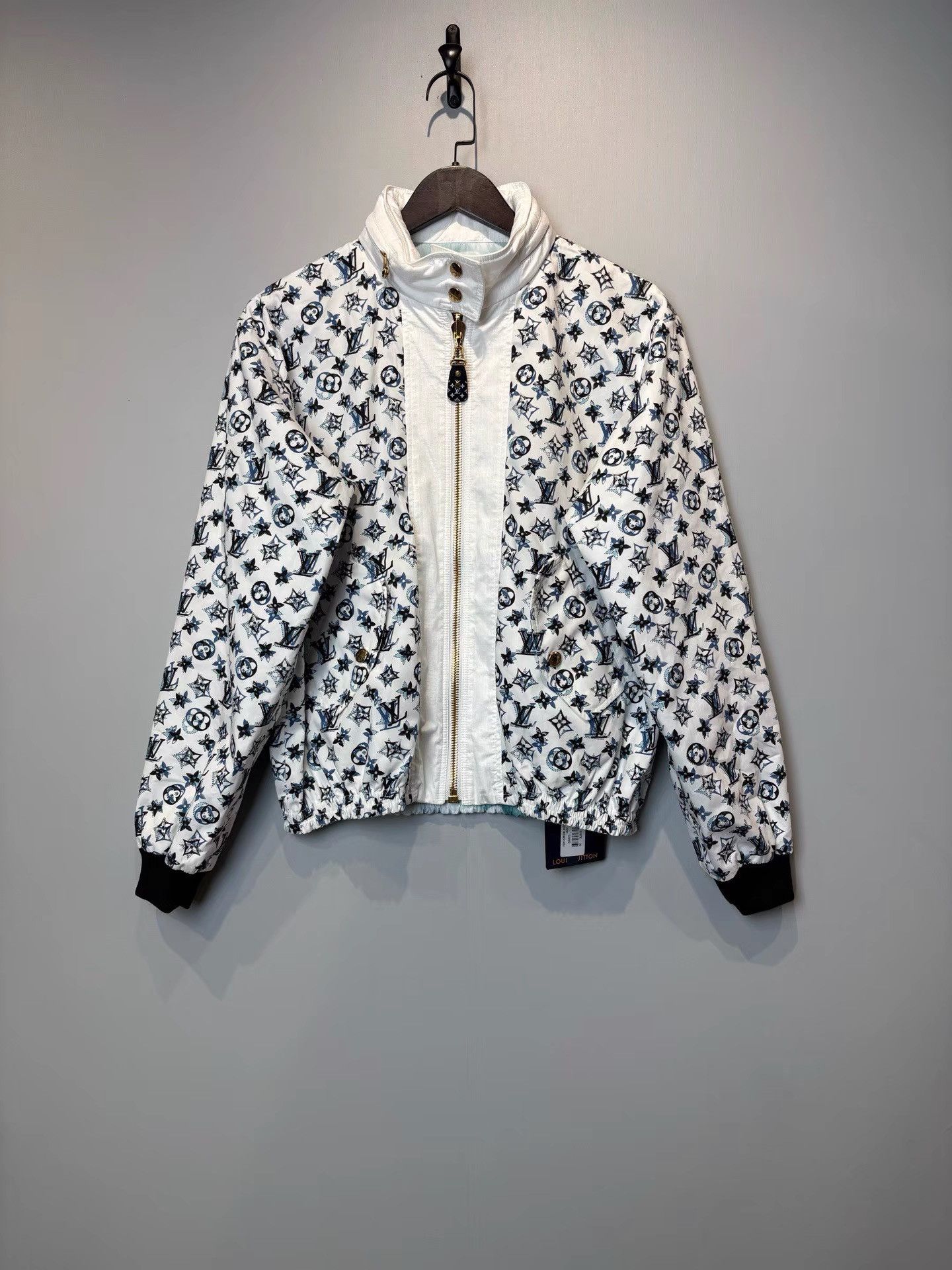Louis Vuitton Louis Vuitton Reversible Monogram Zip-Up Jacket K36 Size XS / US 0-2 / IT 36-38 - 1 Thumbnail