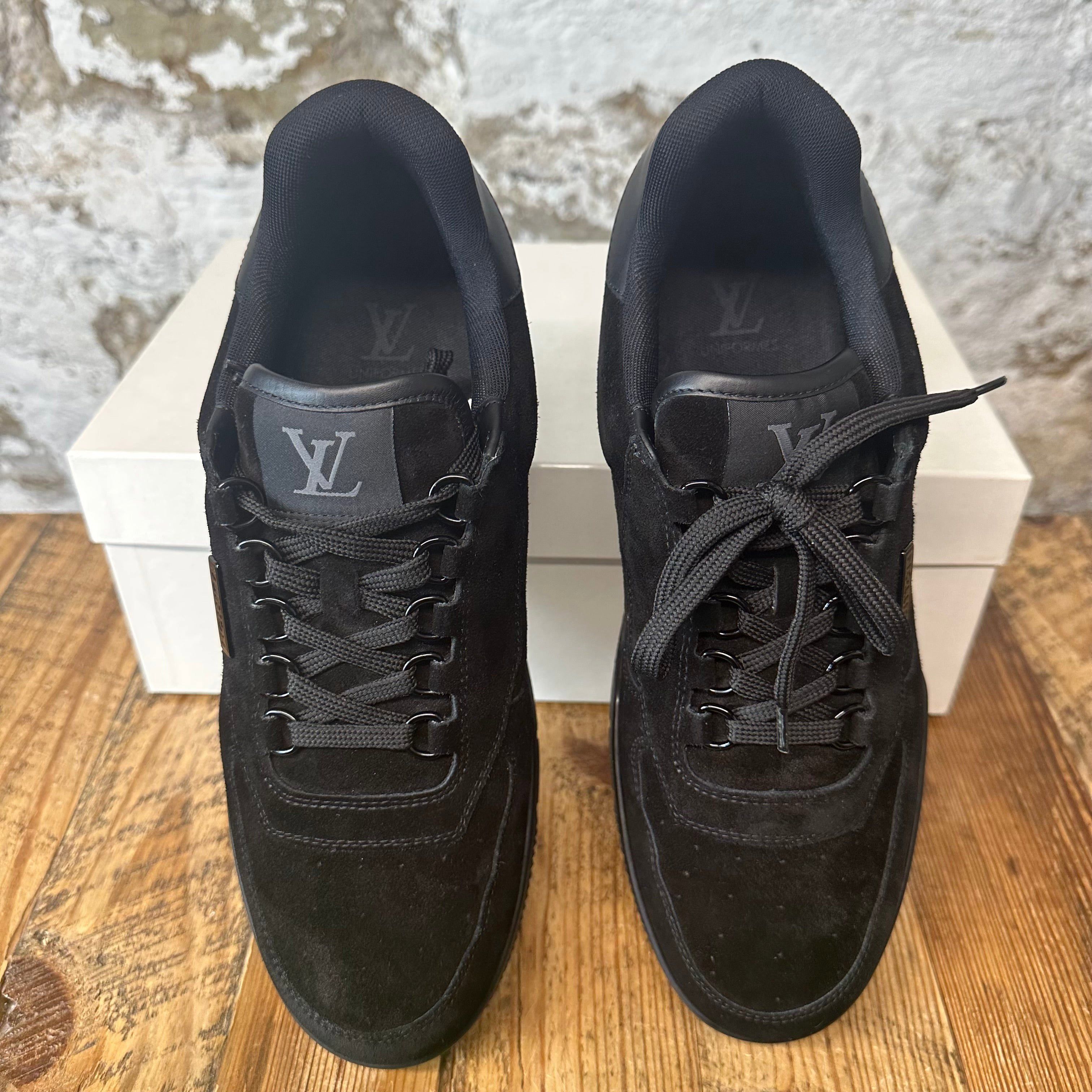 Louis Vuitton Louis Vuitton Black Suede Trainer Sneaker Sz 10 (8.5LV) Size US 10 / EU 43 - 4 Thumbnail