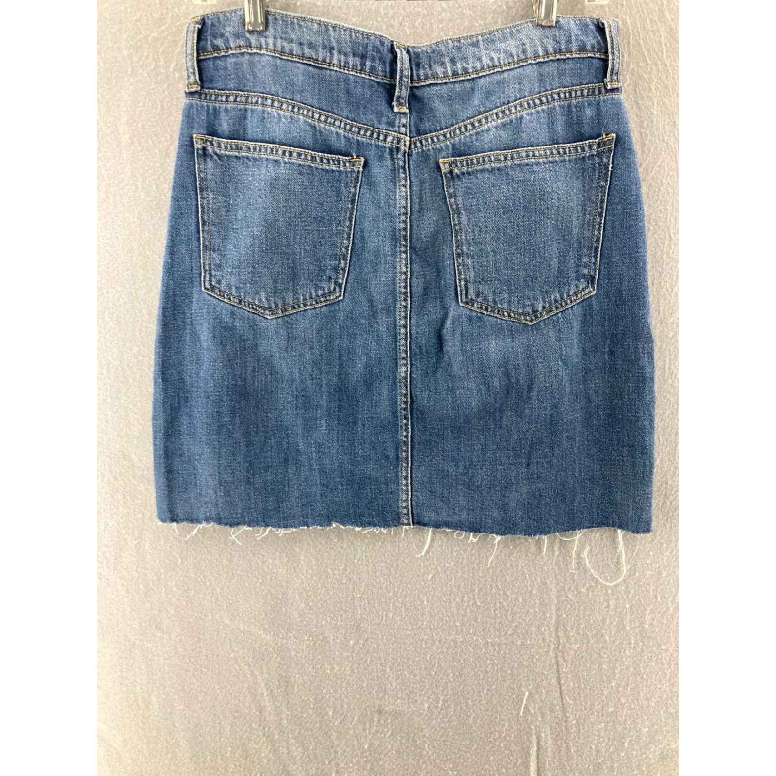 Gap Gap 1969 Jean Skirt Womens 27 Blue Denim Pockets Mid Rise Cotton Cotton Denim Short A-Line casual Skirt Womens 27 Blue Gap 1969 Jeans Skirt Size 27" / US 4 / IT 40 - 5 Thumbnail