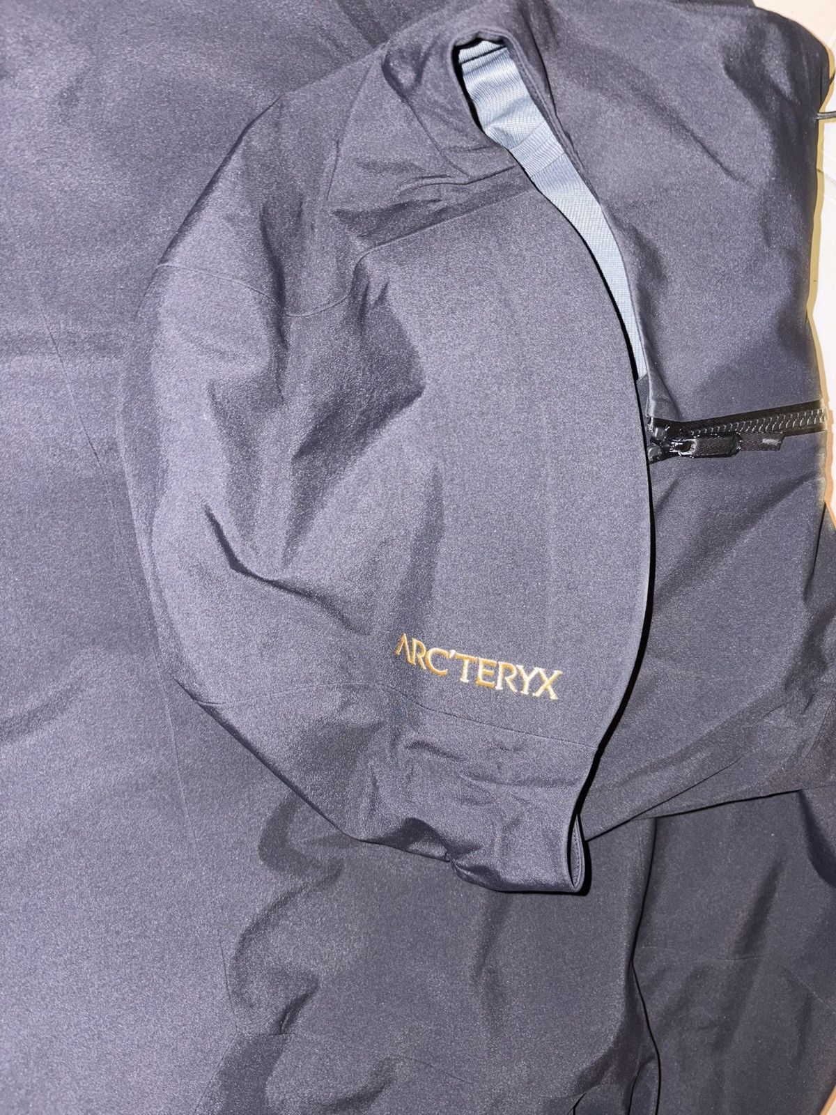 Arc'teryx Arc’teryx Saber AR 24k Gold Jacket Size US L / EU 52-54 / 3 - 13 Thumbnail