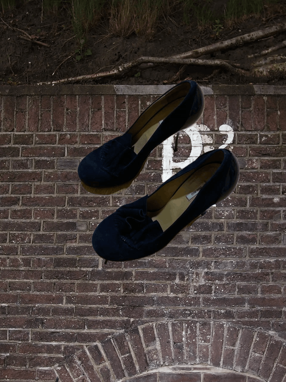 Miu Miu Prada Black Patent Leather Pointed Pump Kitten Heels Size US 8 / IT 38 - 1 Thumbnail