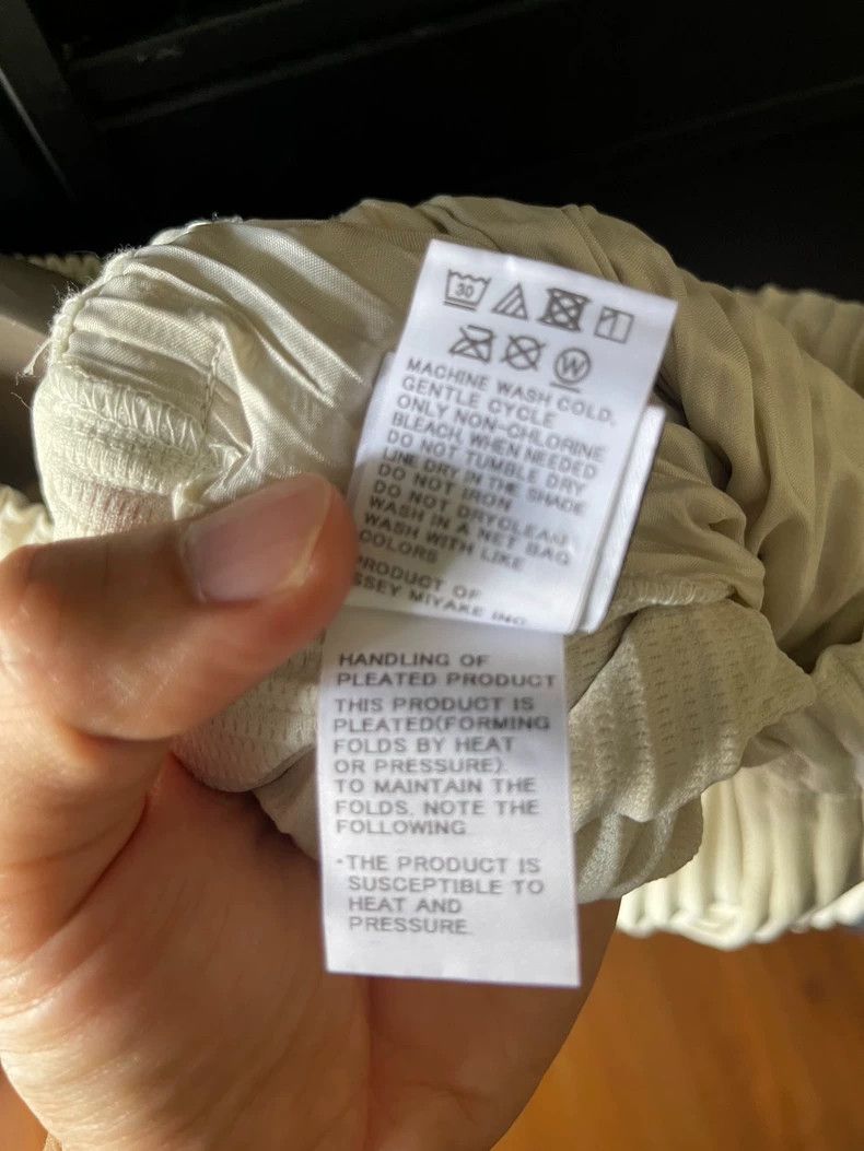 Issey Miyake Issey Miyake size:2 Off-white pleated trousers Size US 28 / EU 44 - 6 Thumbnail