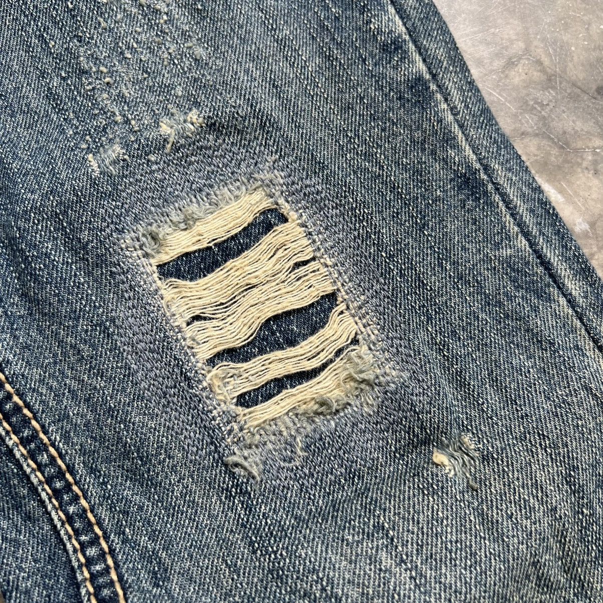 Le Grande Bleu (L.G.B.) 2000s LGB Style Studed Distressed Flare Jeans Size US 29 - 6 Thumbnail