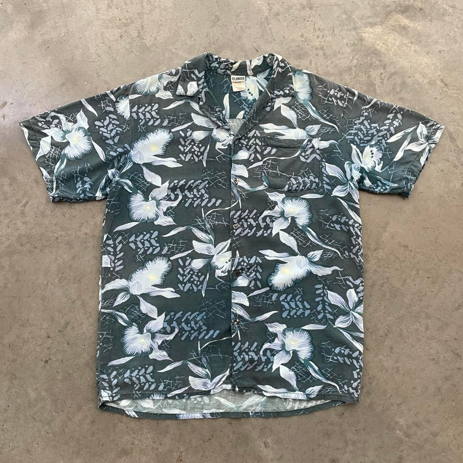 Vintage Vintage Islander Grey Floral Hawaiian Shirt Size US XL / EU 56 / 4 - 1 Thumbnail