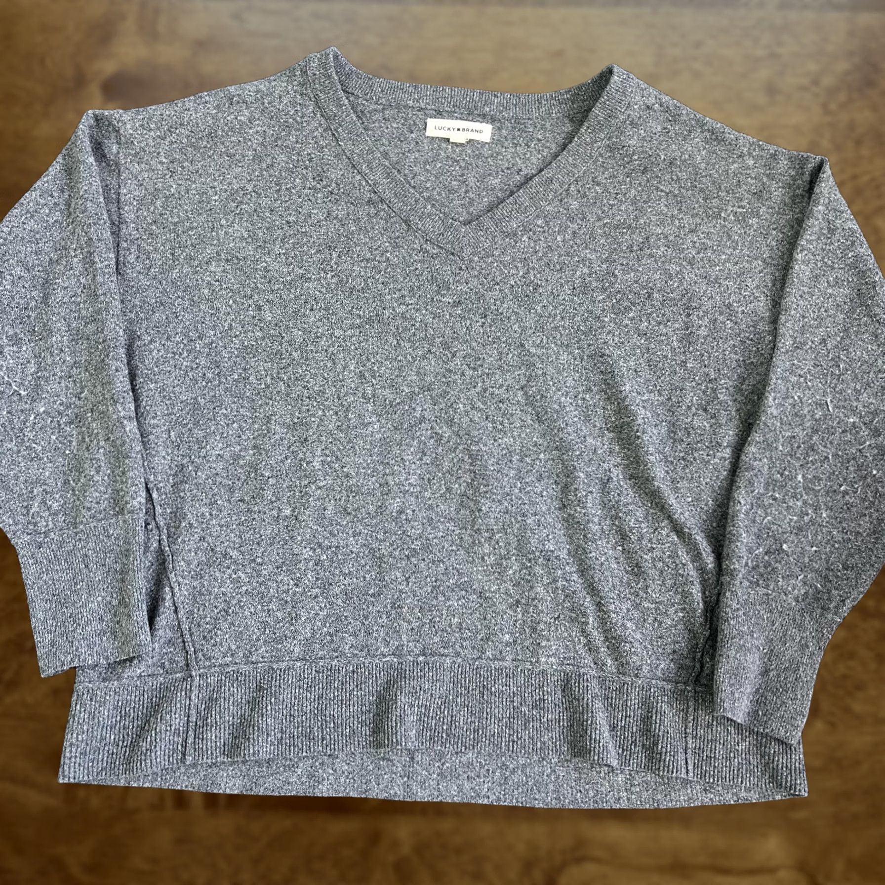 Lucky Brand Lucky Brand Sweater Womens Large Gray V Neck Lightweight Knit Pullover Size L / US 10 / IT 46 - 1 Thumbnail