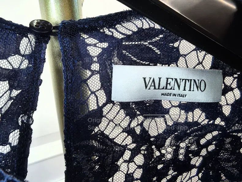 Valentino Valentino Hollow top Size M / US 6-8 / IT 42-44 - 5 Thumbnail