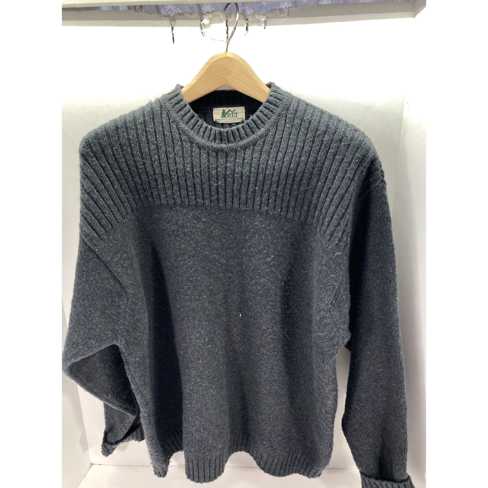 Vintage VINTAGE REI Wool Blend Sweater Men Size L Gray Long Sleeve Crew Neck Pullover Wool Shirt Size US L / EU 52-54 / 3 - 2 Thumbnail