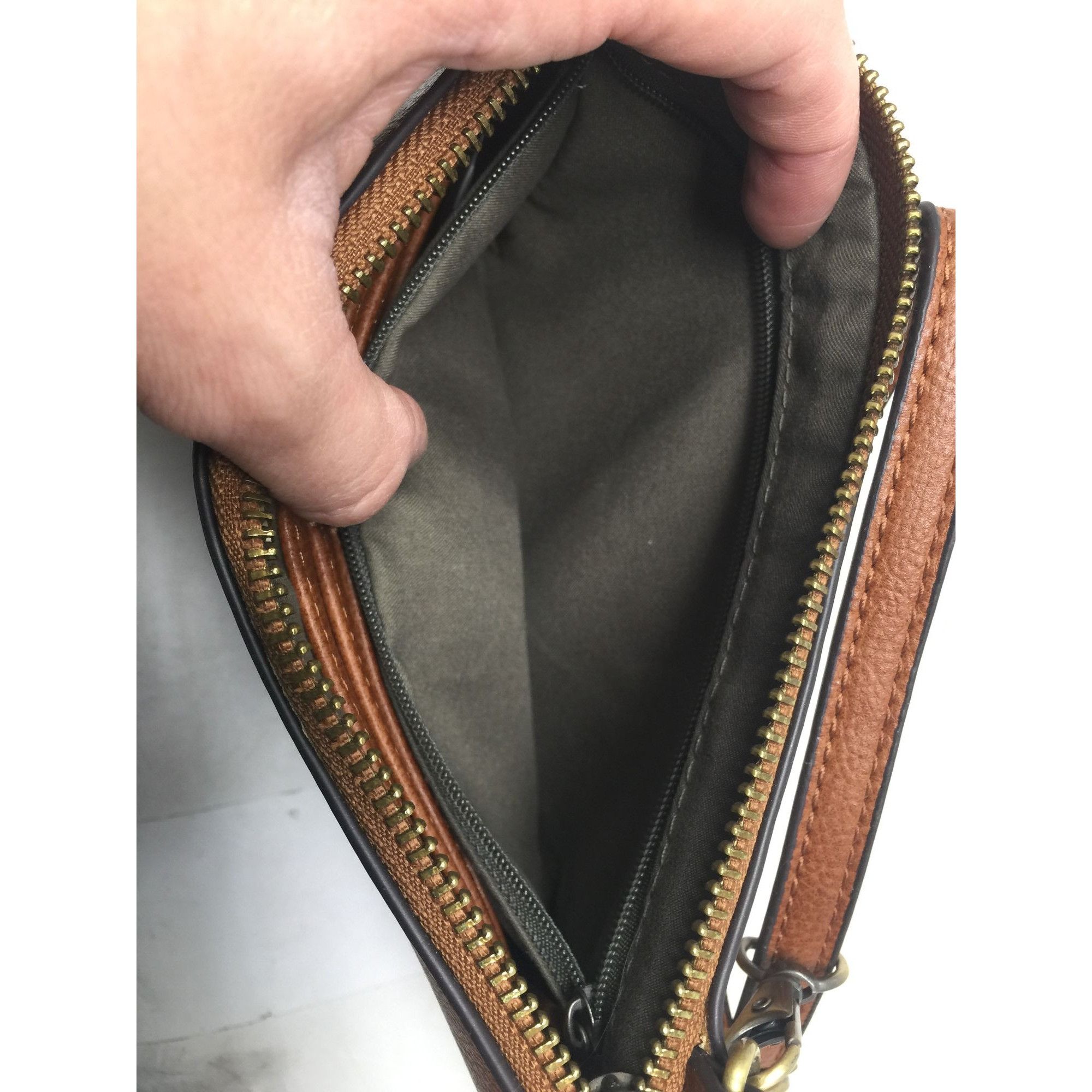 Other Joy Susan Zippered Brown Crossbody Purse with Pockets inside Size ONE SIZE - 6 Thumbnail