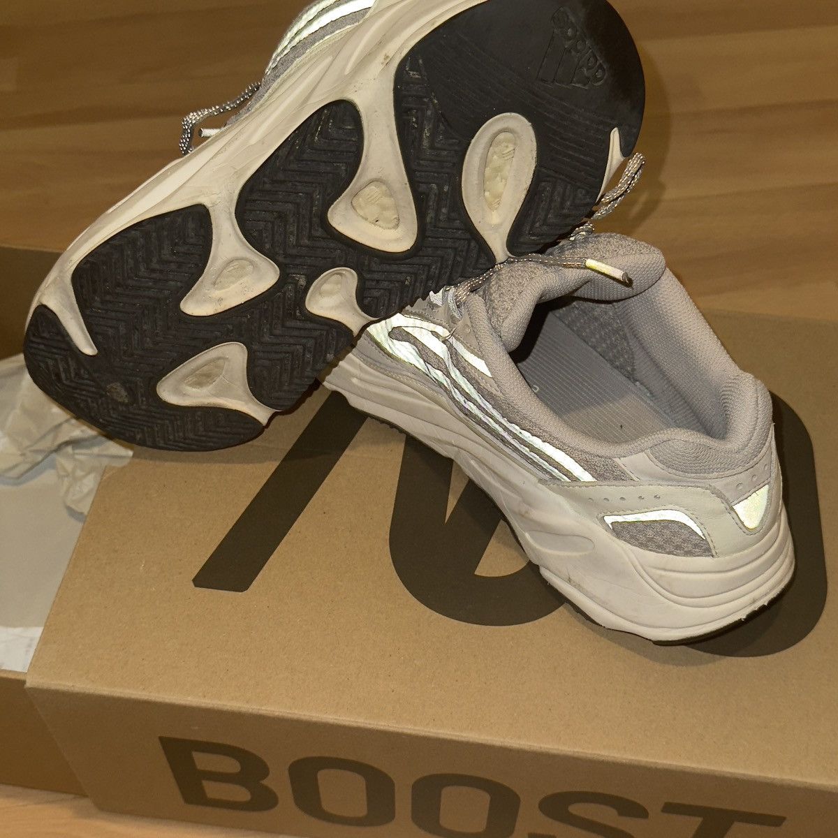 Yeezy Adidas Yeezy Boost 700 V2 Static Size US 9.5 / EU 42-43 - 3 Thumbnail