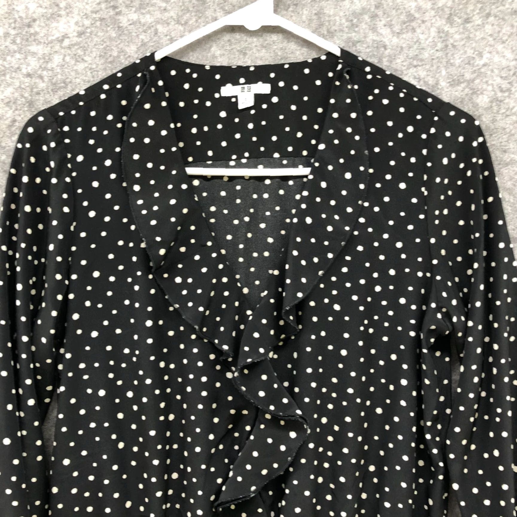 Uniqlo Uniqlo Dress Polka Dot Mini V-Neck Ruffle Front Long Sleeve Women S Black Polyester Casual Formal Size S / US 4 / IT 40 - 3 Thumbnail