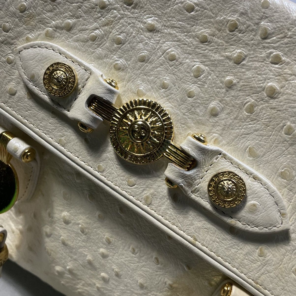 Versace GIANNI VERSACE PEARL WHITE OSTRITCH HAND BAG Size ONE SIZE - 10 Thumbnail