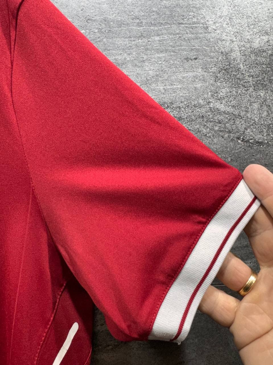 New Balance LIVERPOOL 2017/2018 HOME FOOTBALL SHIRT NEW BALANCE JERSEY Size US M / EU 48-50 / 2 - 6 Thumbnail