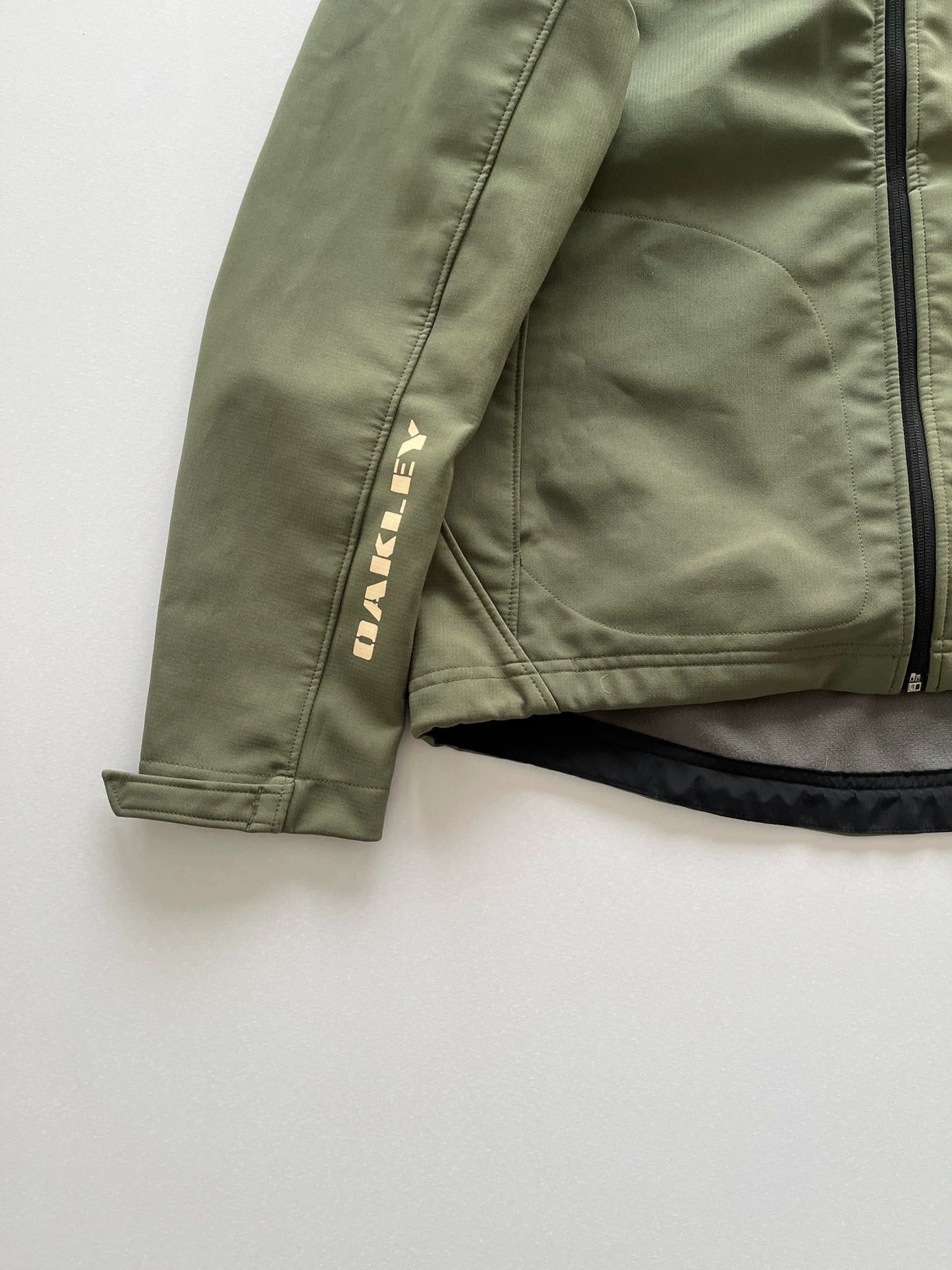 Oakley Oakley Archive Jacket 00s Size:S Size US S / EU 44-46 / 1 - 3 Thumbnail