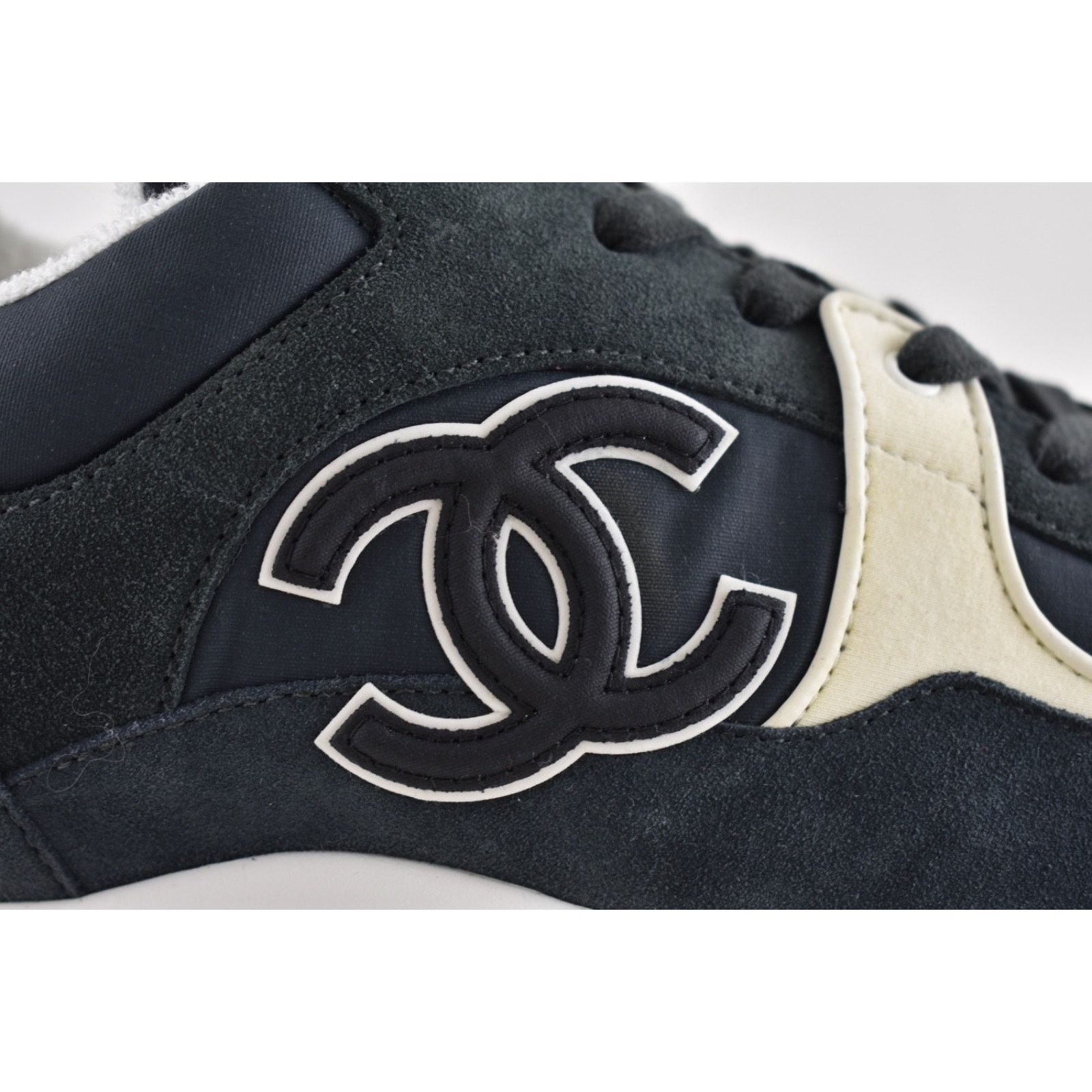Chanel Chanel 20C Mens Blue White CC Logo Low Top Lace Up Size US 11 / EU 44 - 4 Thumbnail