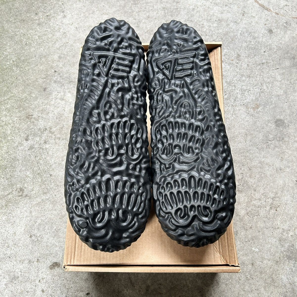 Corteiz SLAWN shapes Black Chompaz Sliders Size US 9 / EU 42 - 4 Thumbnail