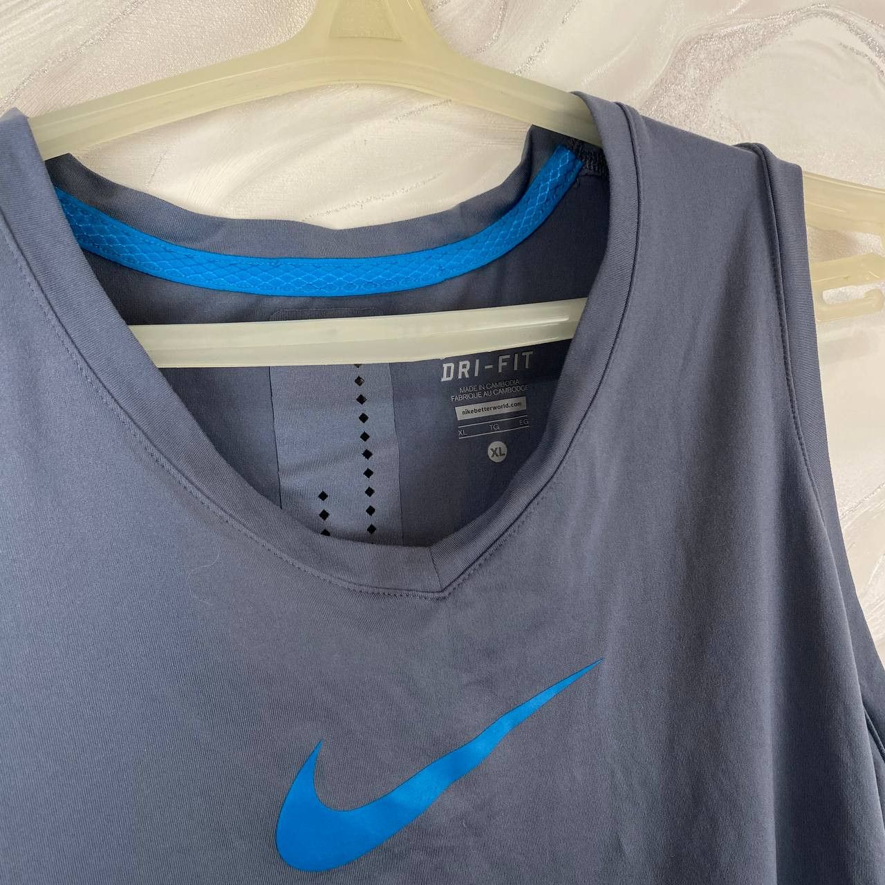 Nike Nike Dri-Fit center Swoosh Sleeveless T Shirt Size XL Size US XL / EU 56 / 4 - 4 Thumbnail
