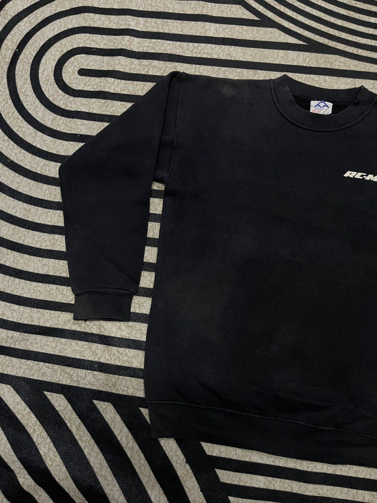 Vintage 90s RC- M LOGO SWEATSHIRT SURF SKATE DESIGN SUN FADED Size US M / EU 48-50 / 2 - 3 Thumbnail