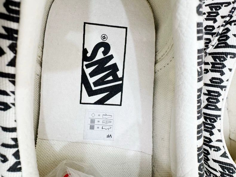 Fear of God Fear of God The first generation of full print canvas shoe Size US 9.5 / EU 42-43 - 3 Thumbnail