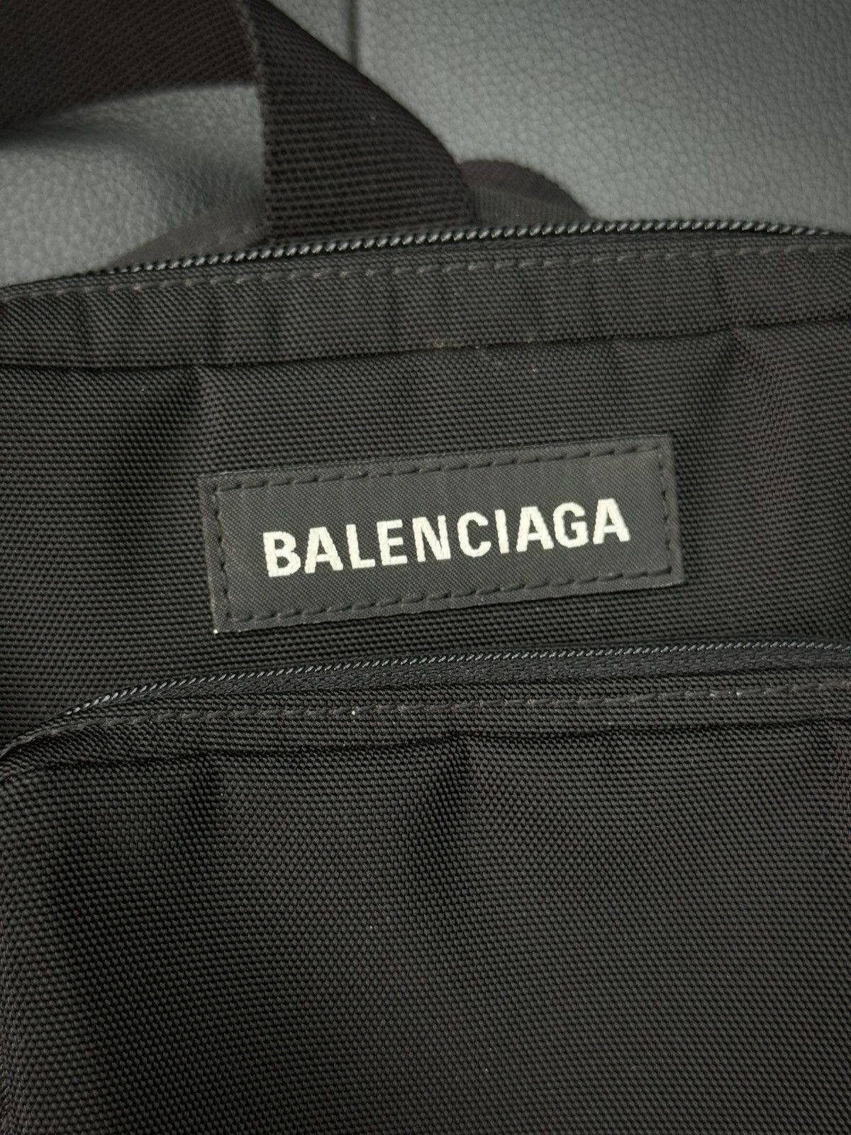 Balenciaga BALENCIAGA Explorer Shoulder Bag Black Unisex $1000 Retail Size ONE SIZE - 22 Thumbnail